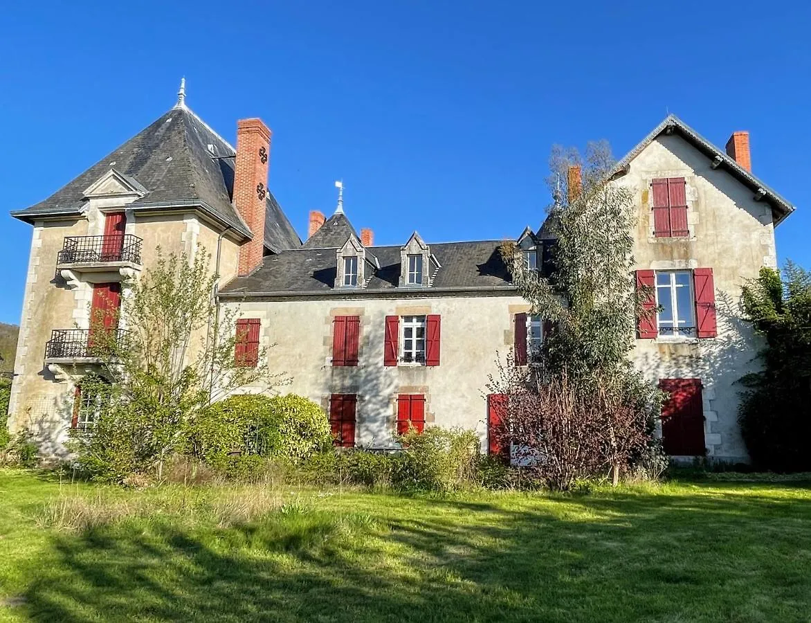 Chateau De La Combe Suites La Celle  Bed & Breakfast